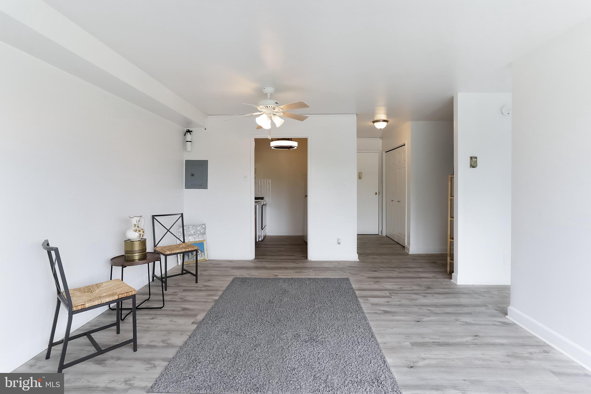 1900 LYTTONSVILLE ROAD 802