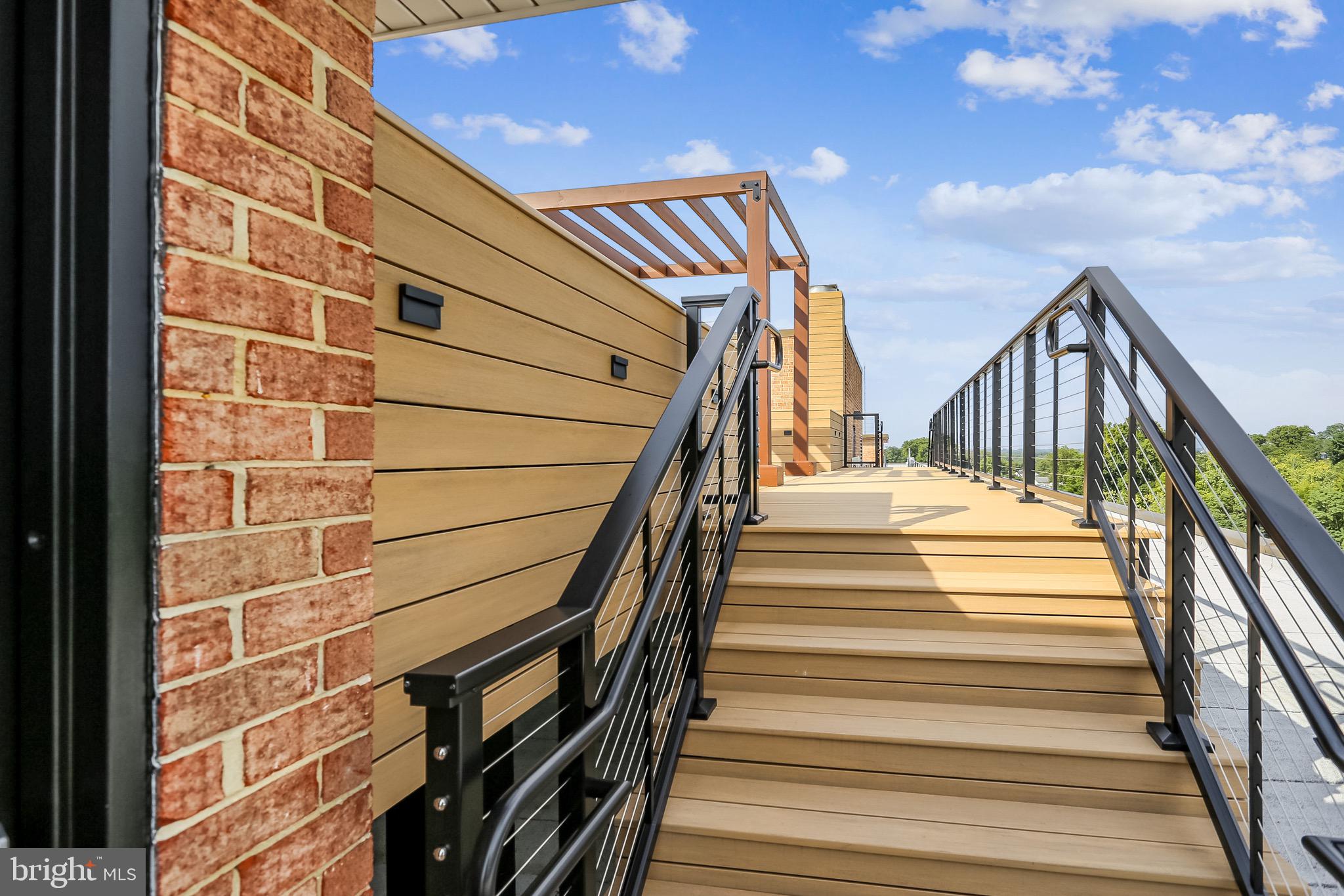 1900 LYTTONSVILLE ROAD 802