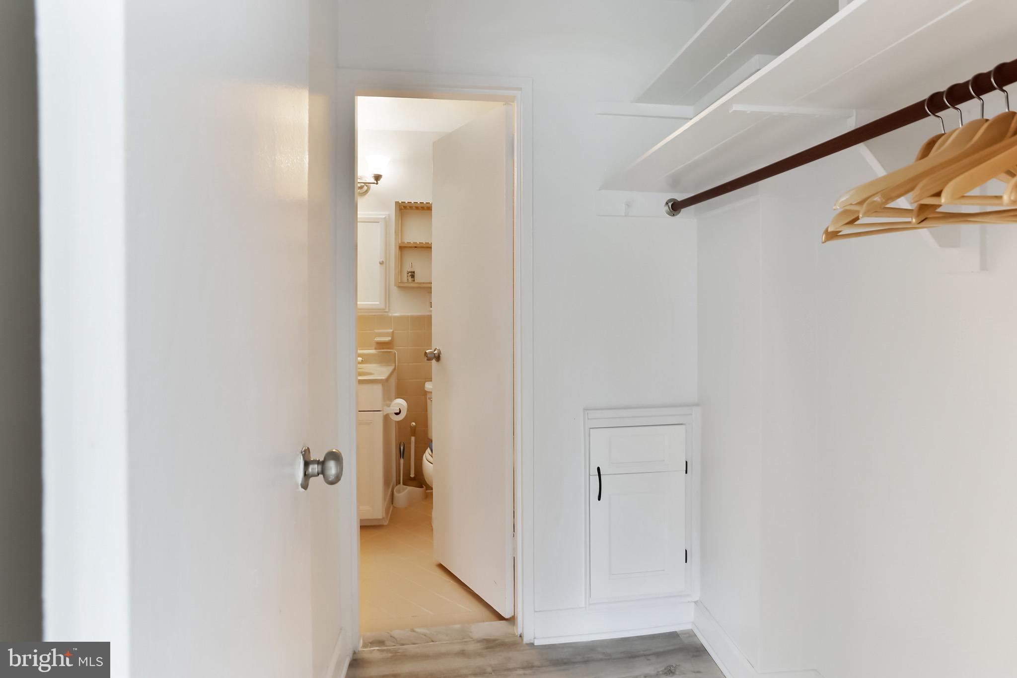 1900 LYTTONSVILLE ROAD 802