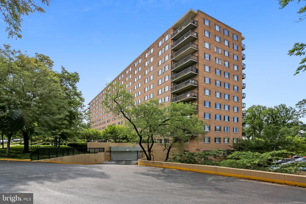 1900 LYTTONSVILLE ROAD 802
