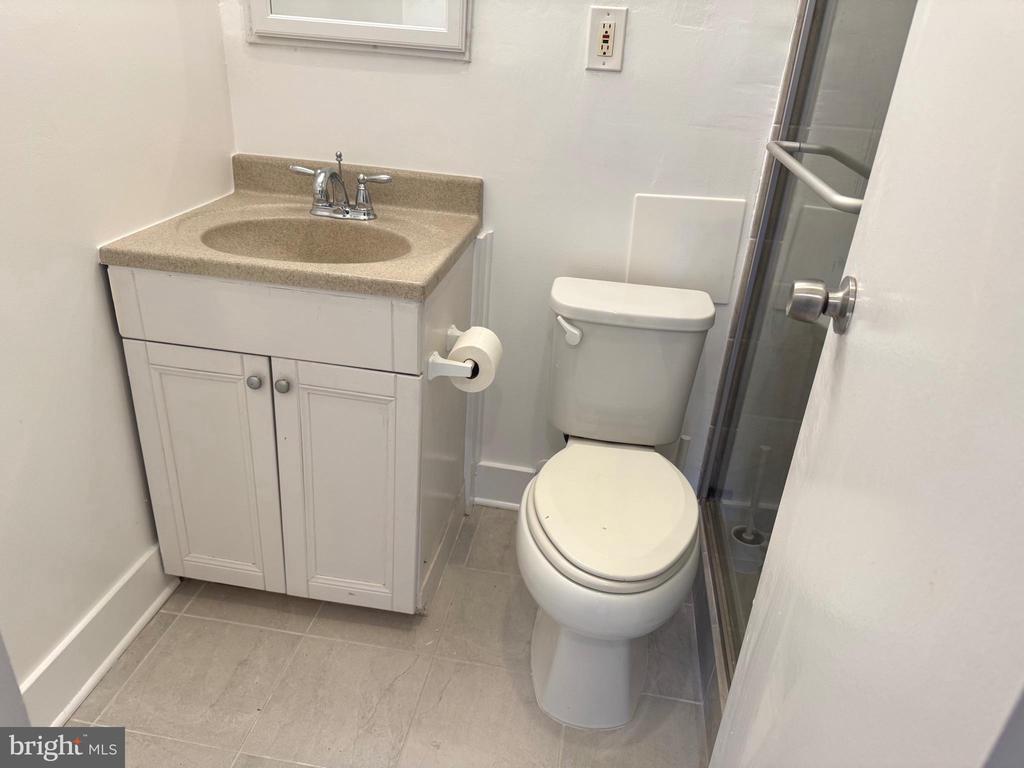 1900 LYTTONSVILLE ROAD 802