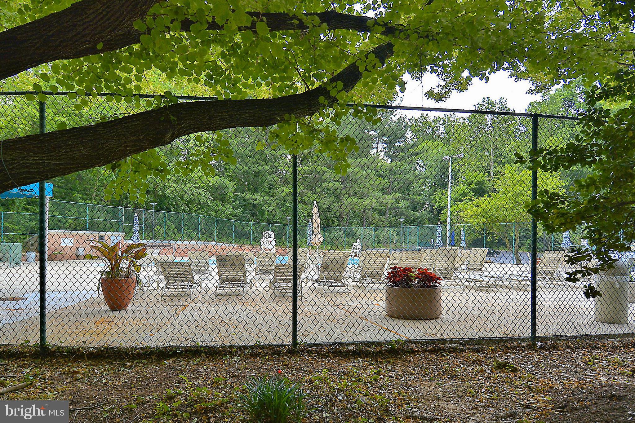 1900 LYTTONSVILLE ROAD 802