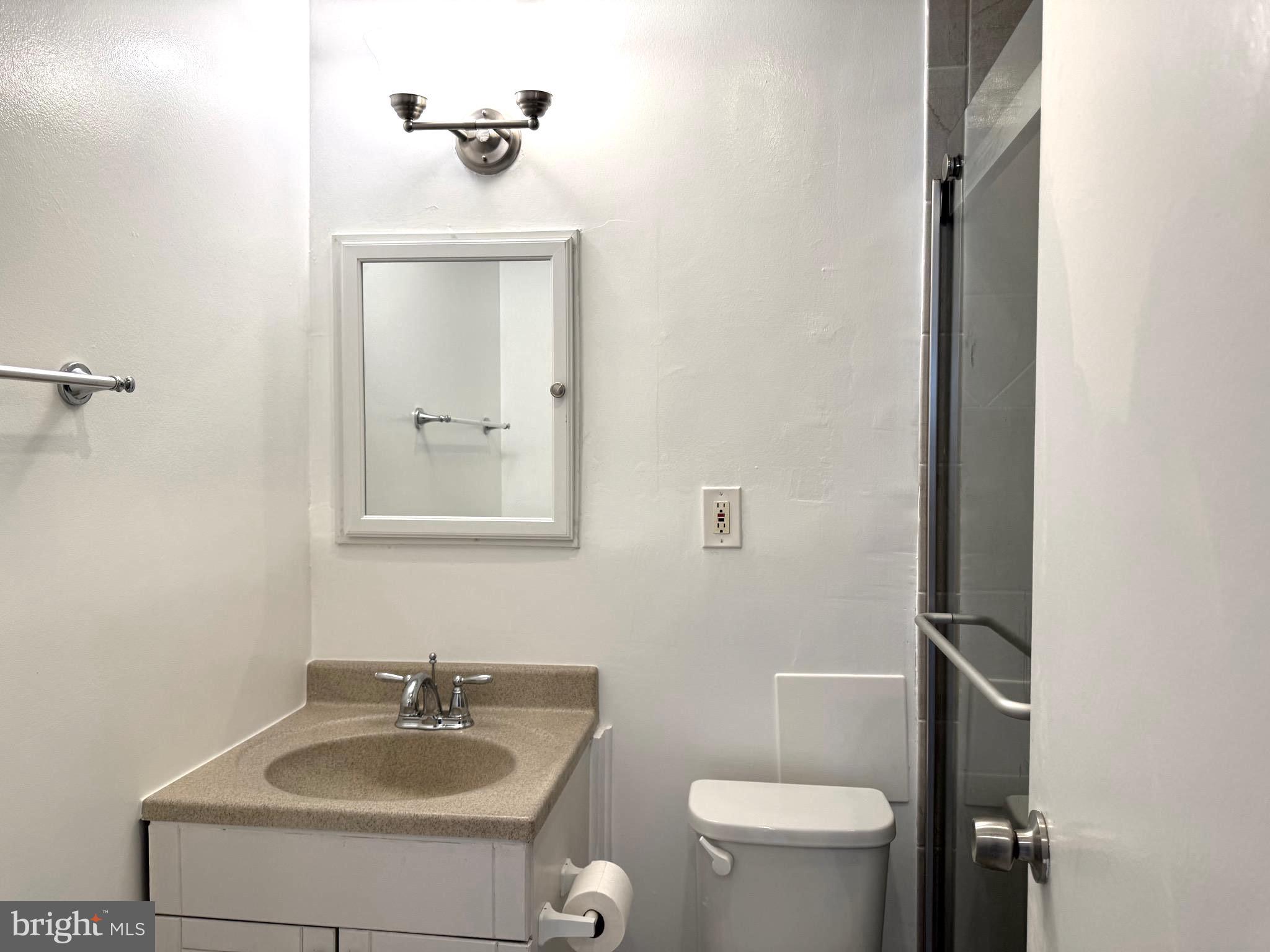 1900 LYTTONSVILLE ROAD 802