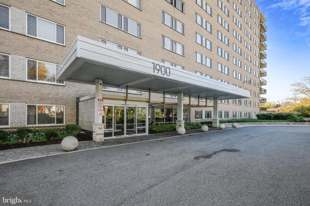 1900 LYTTONSVILLE ROAD 802