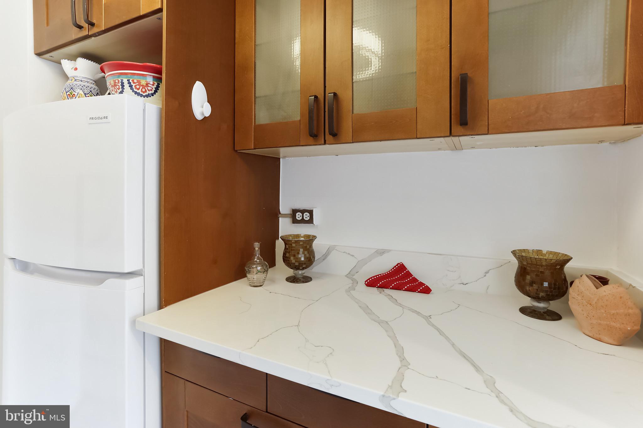 1900 LYTTONSVILLE ROAD 802