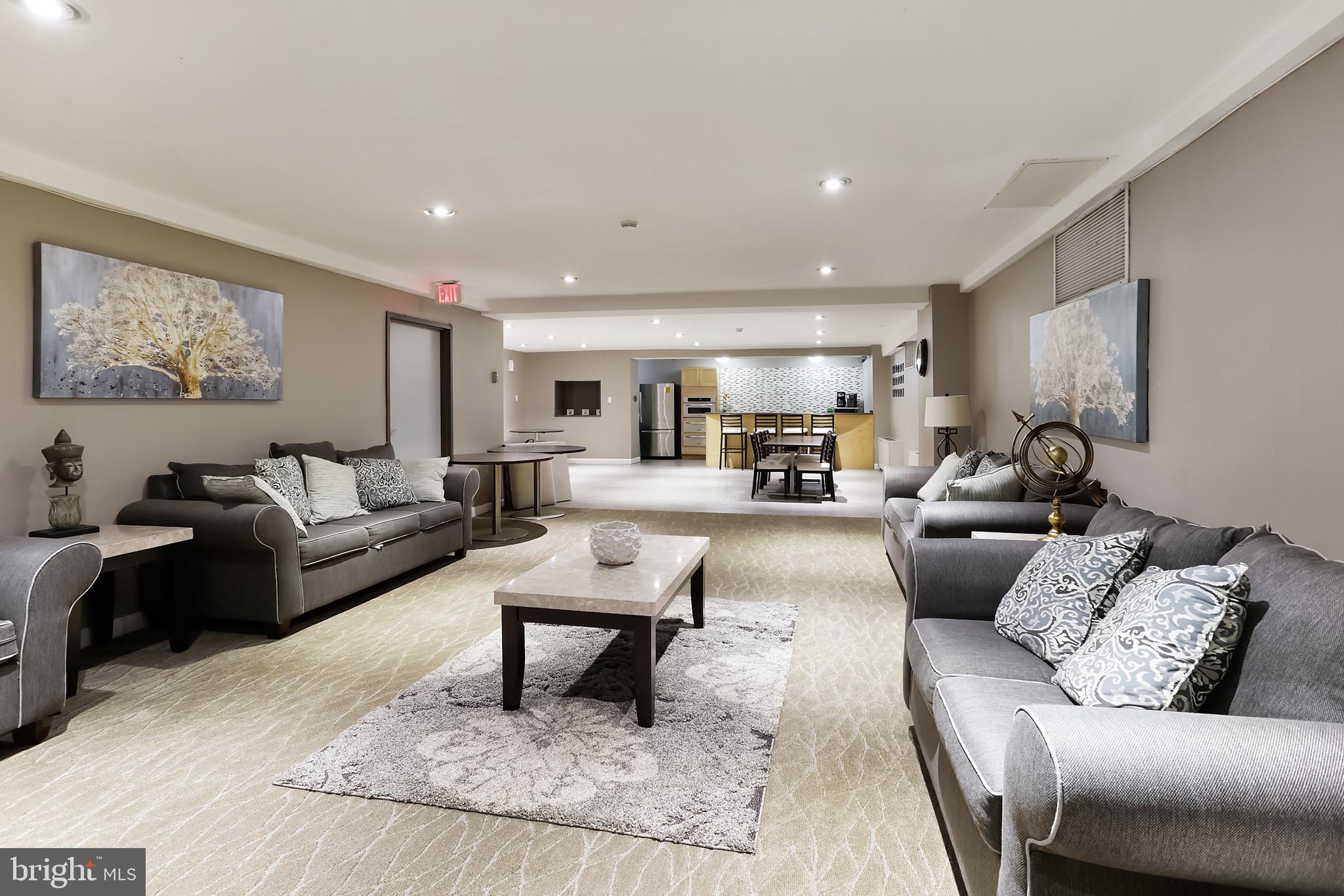 1900 LYTTONSVILLE ROAD 802