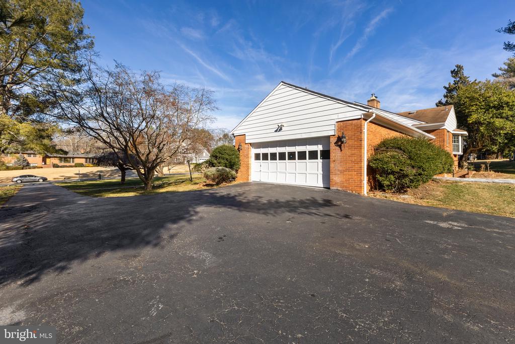 412 VIERLING DRIVE