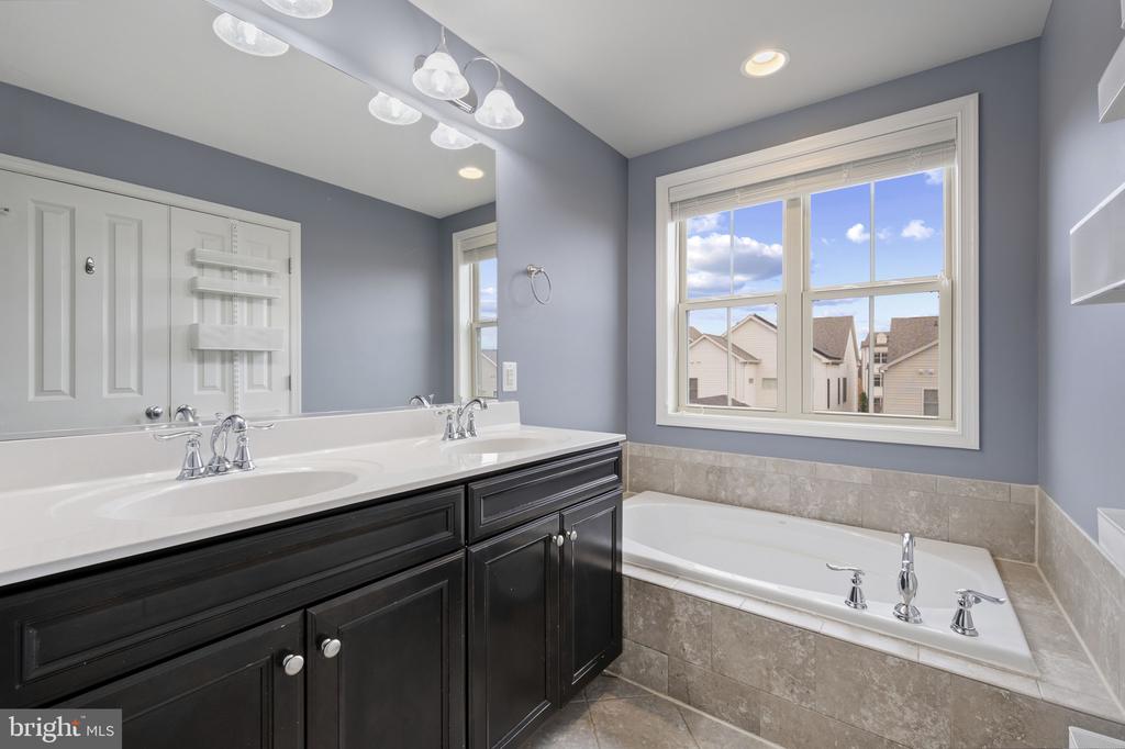 22308 SWEET PEPPERBUSH ALLEY
