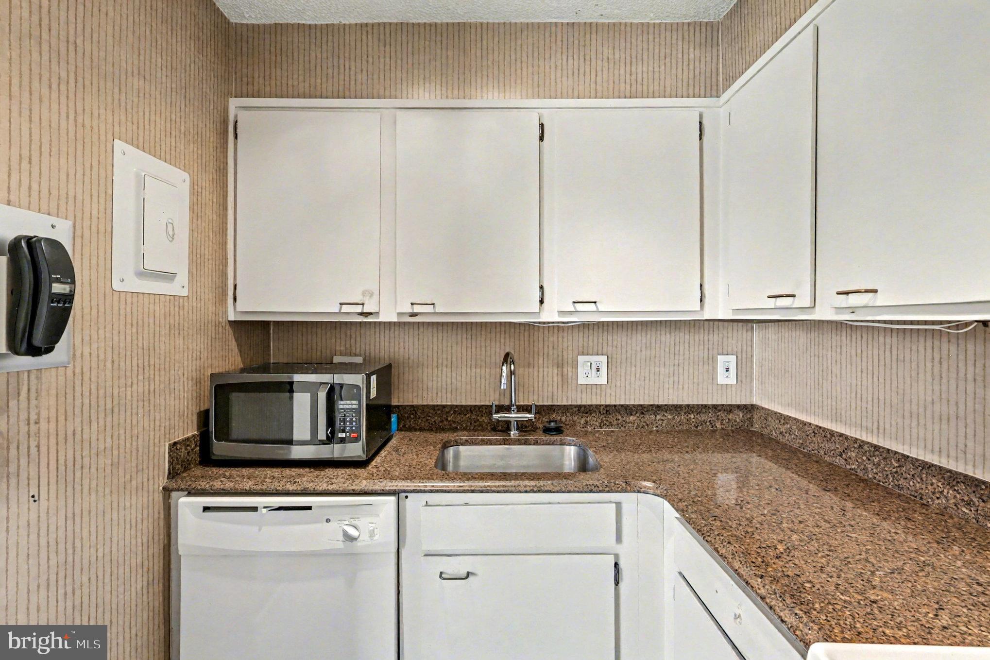 2100 WASHINGTON AVENUE 6-B