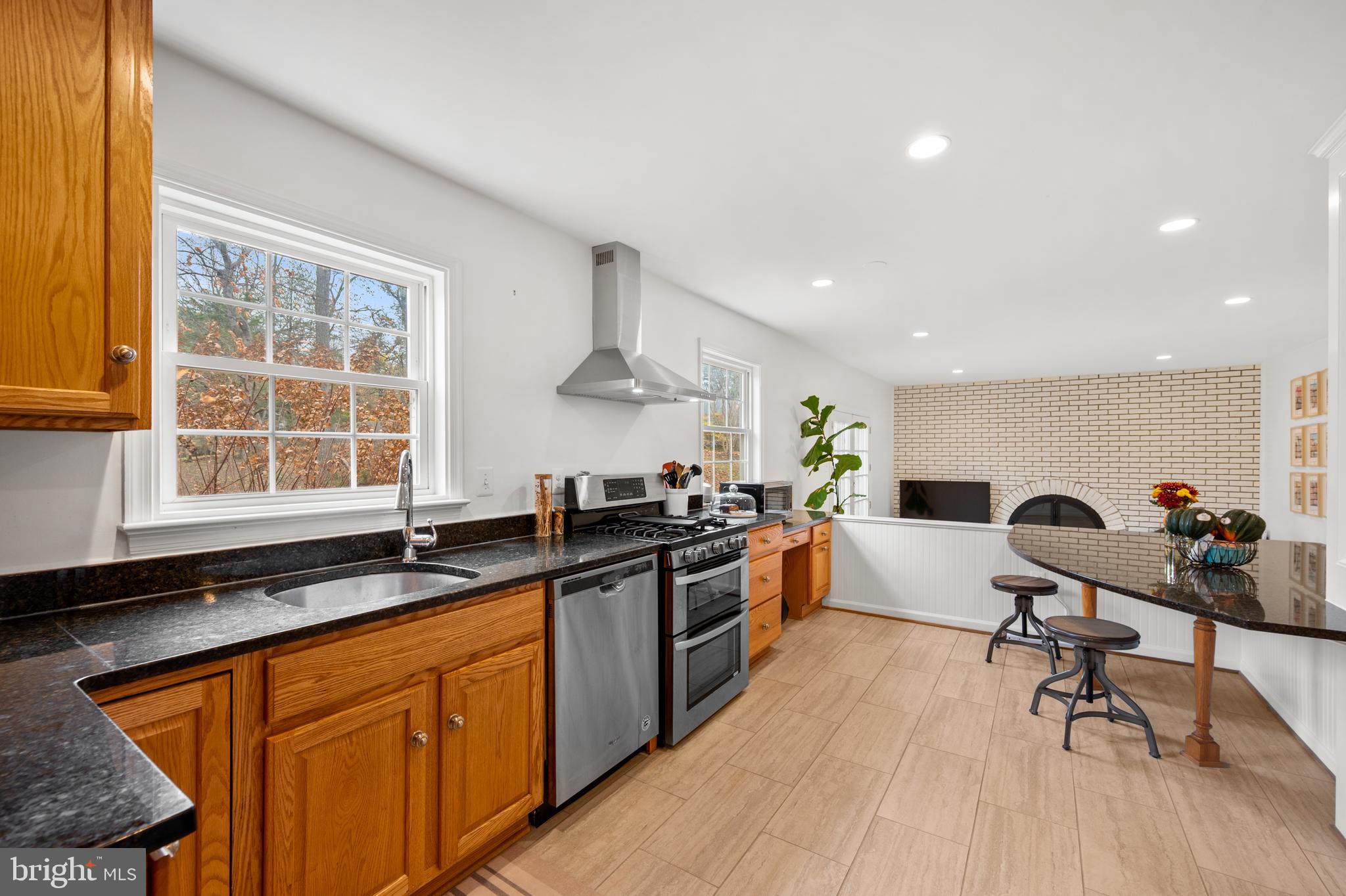 13625 MIDDLEVALE LANE