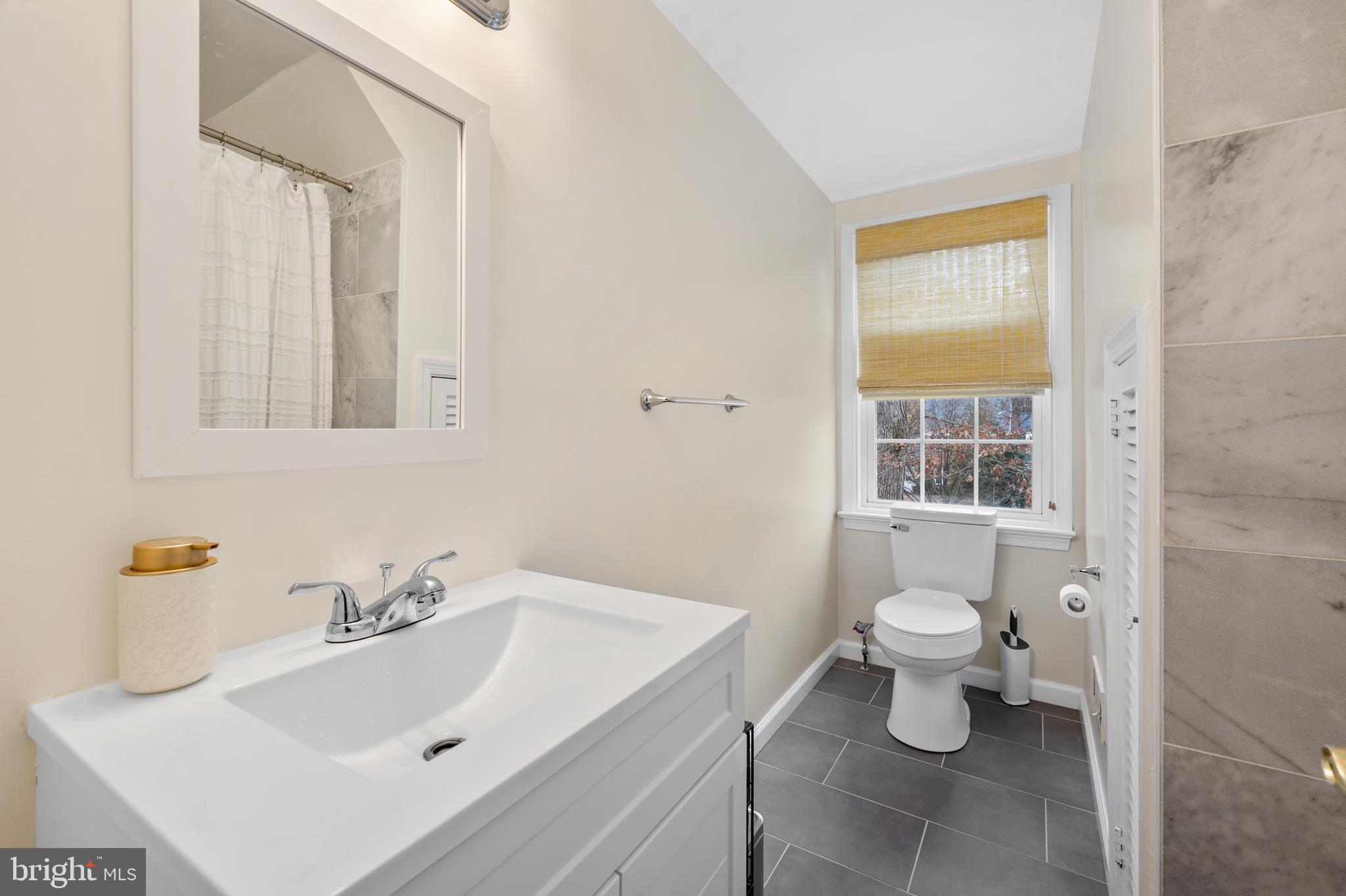 13625 MIDDLEVALE LANE