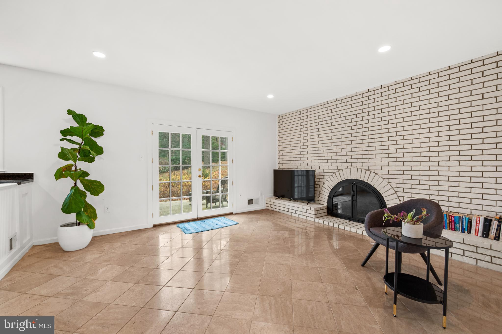 13625 MIDDLEVALE LANE