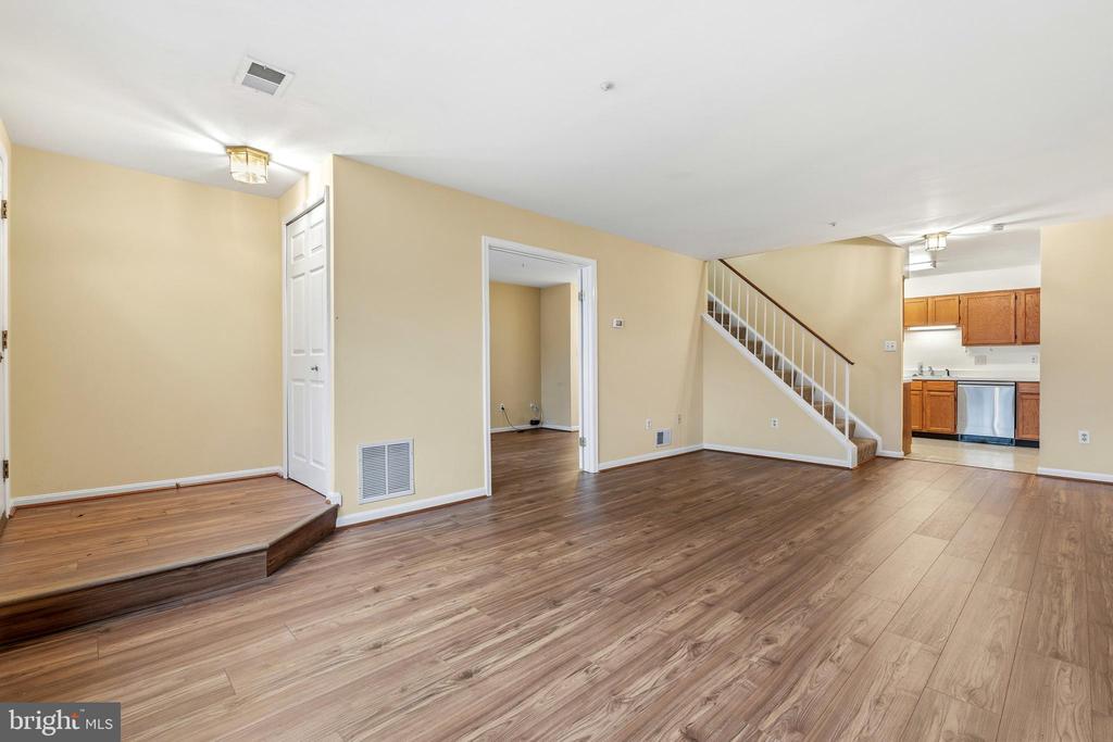2 HIGHSTREAM COURT Unit: 684