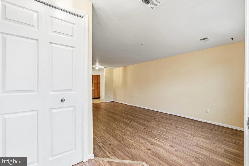 2 HIGHSTREAM COURT Unit: 684