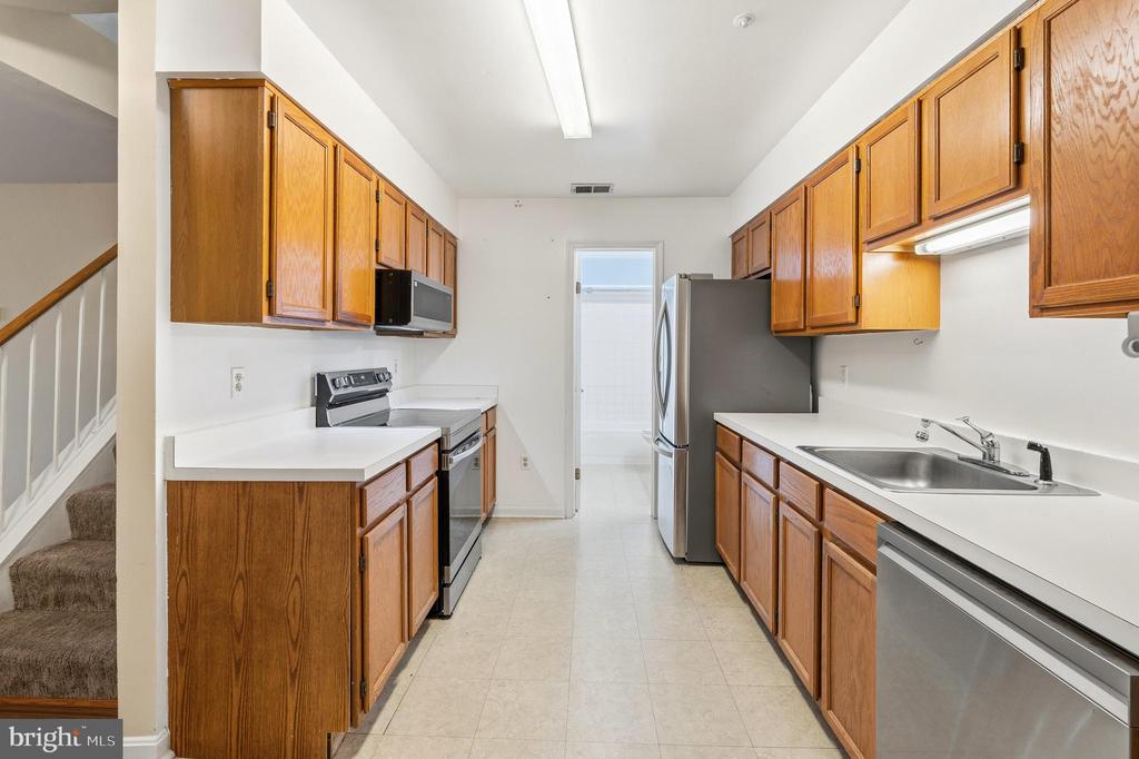 2 HIGHSTREAM COURT Unit: 684
