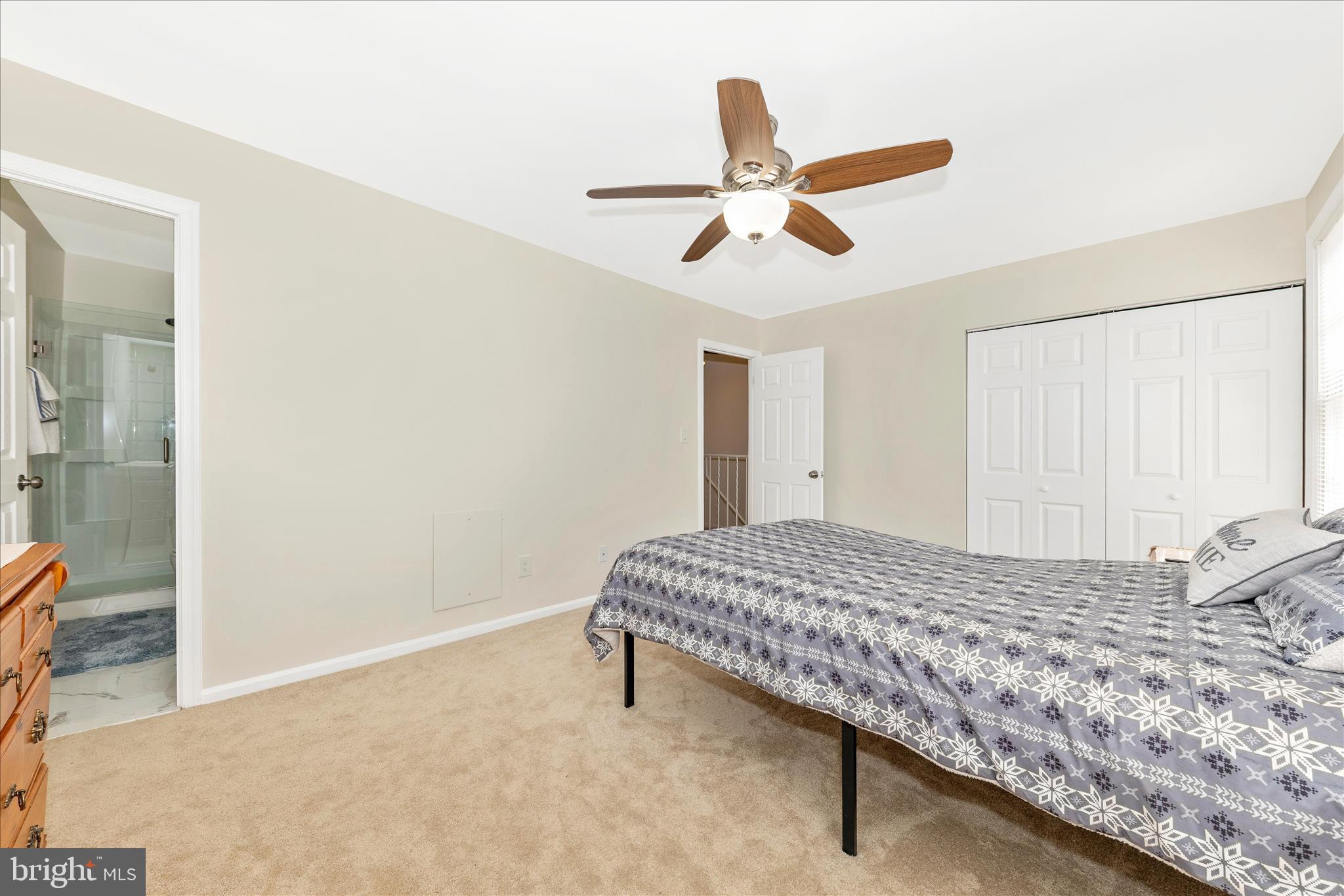 9923 MAPLE LEAF DRIVE