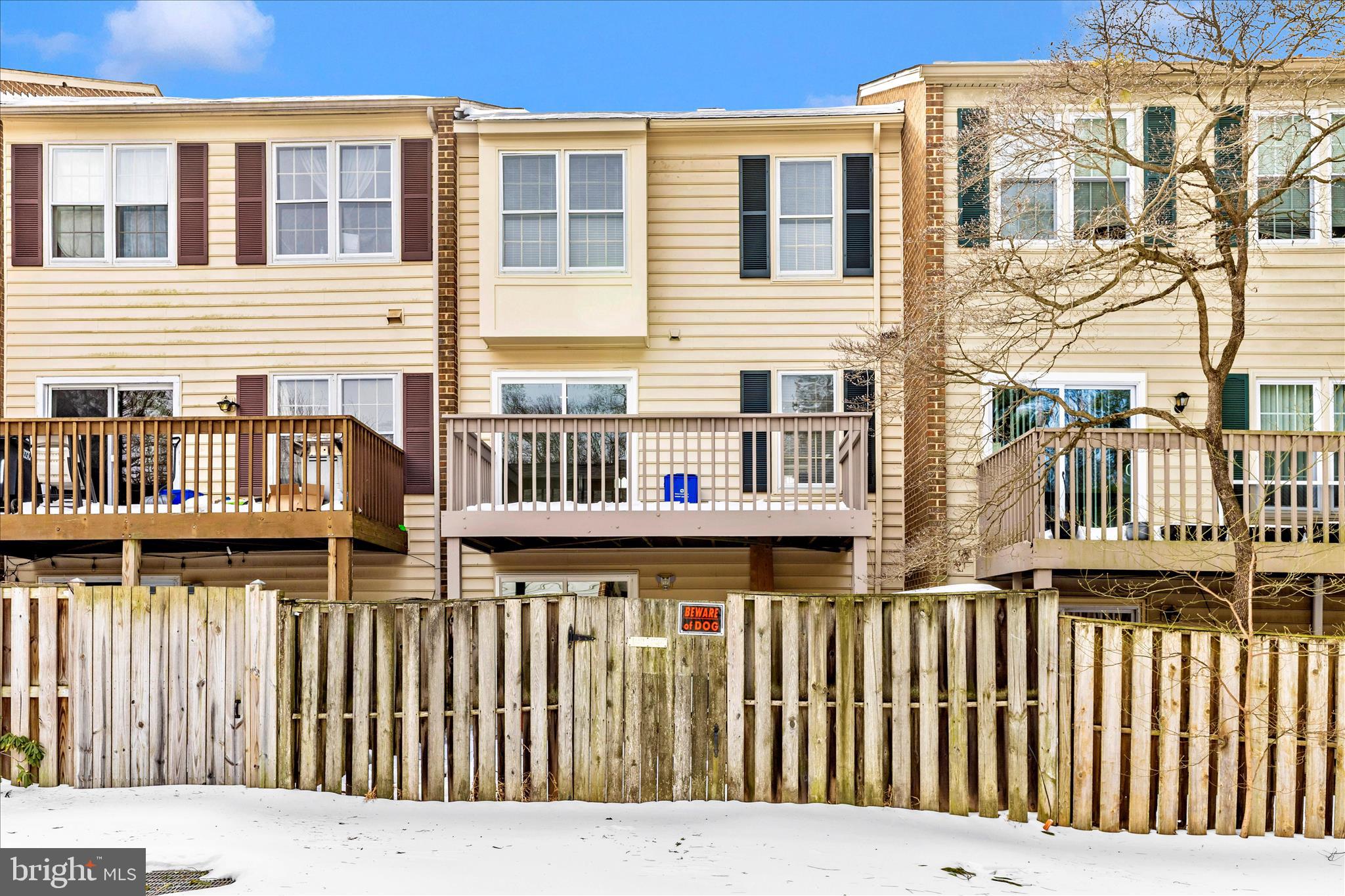 9923 MAPLE LEAF DRIVE