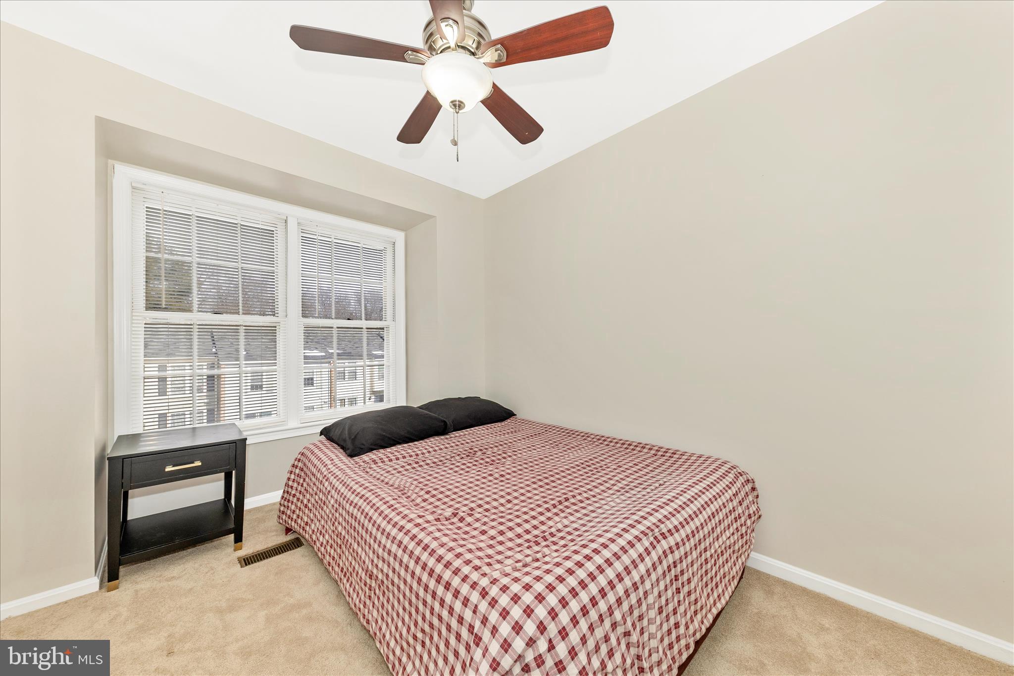 9923 MAPLE LEAF DRIVE