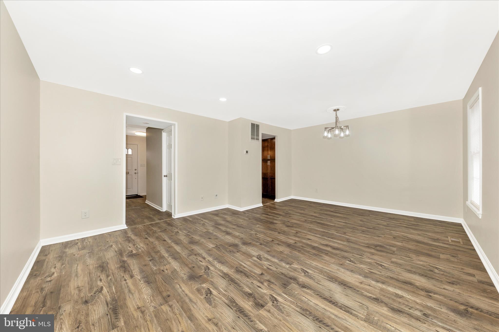 9923 MAPLE LEAF DRIVE