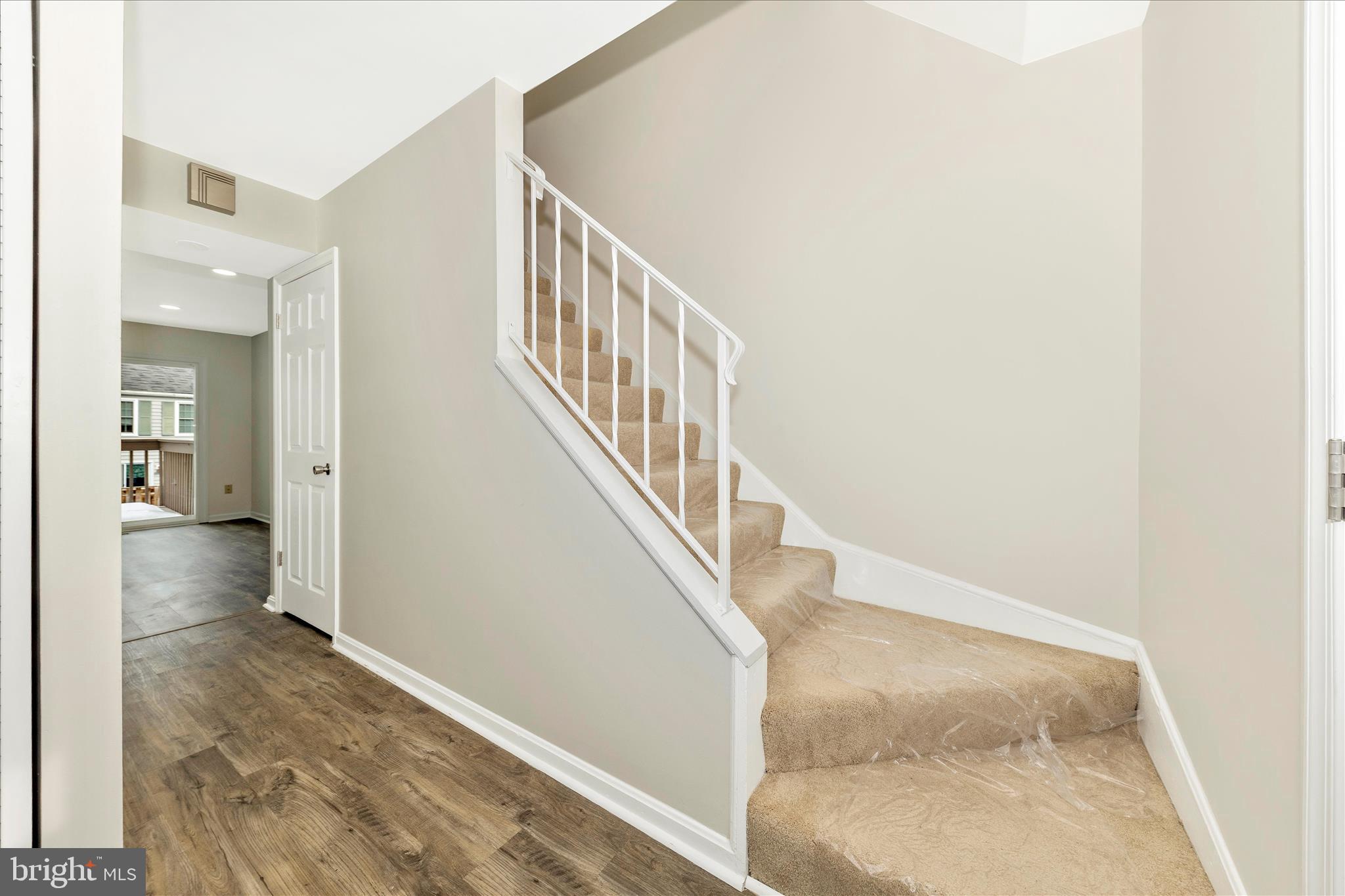 9923 MAPLE LEAF DRIVE