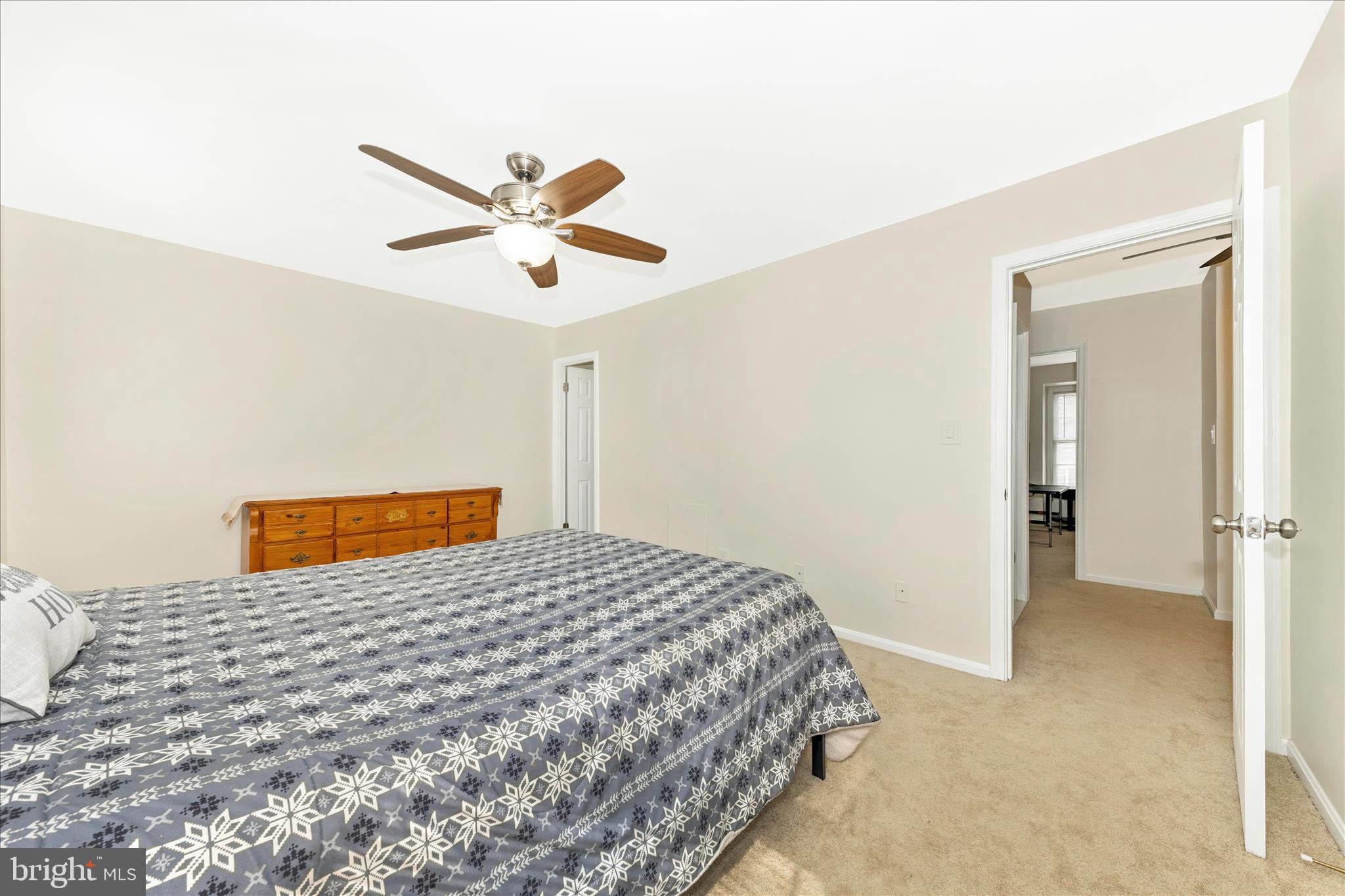 9923 MAPLE LEAF DRIVE