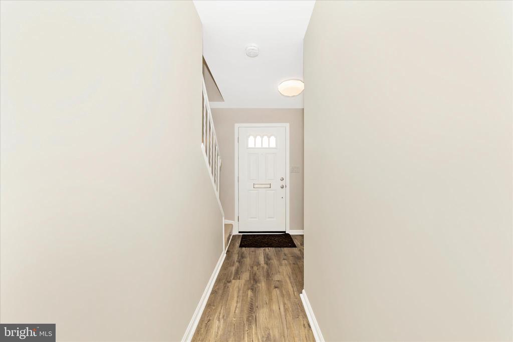 9923 MAPLE LEAF DRIVE