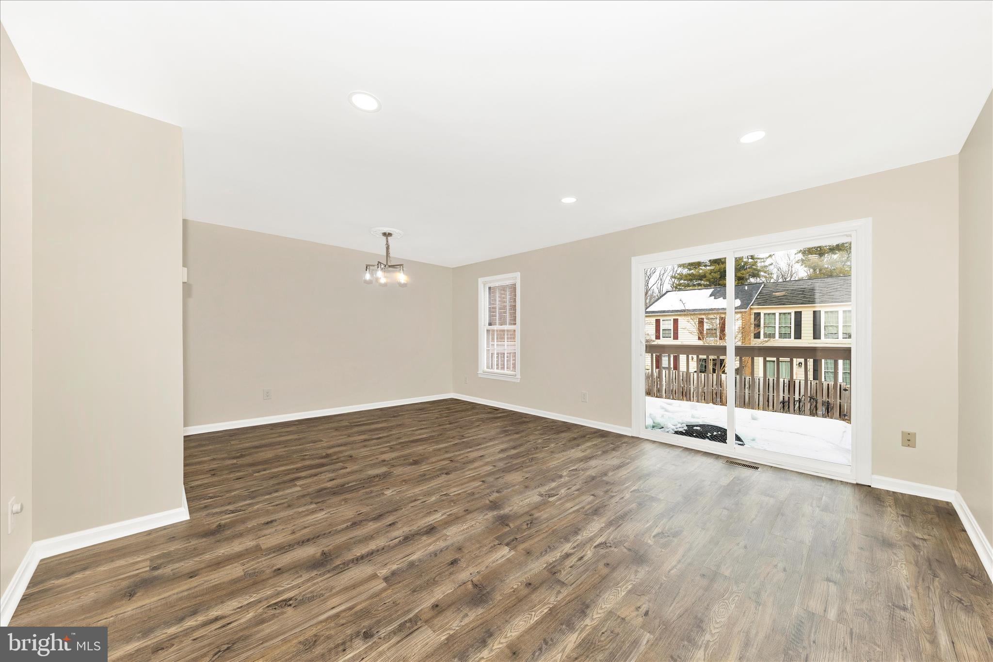 9923 MAPLE LEAF DRIVE