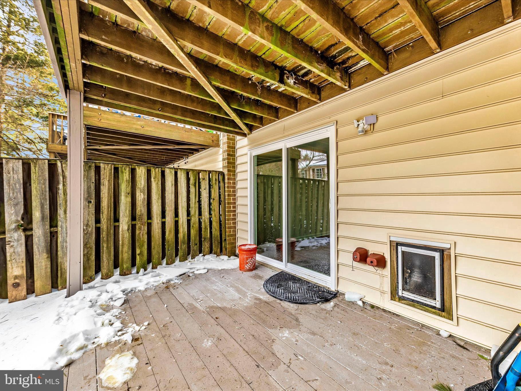 9923 MAPLE LEAF DRIVE