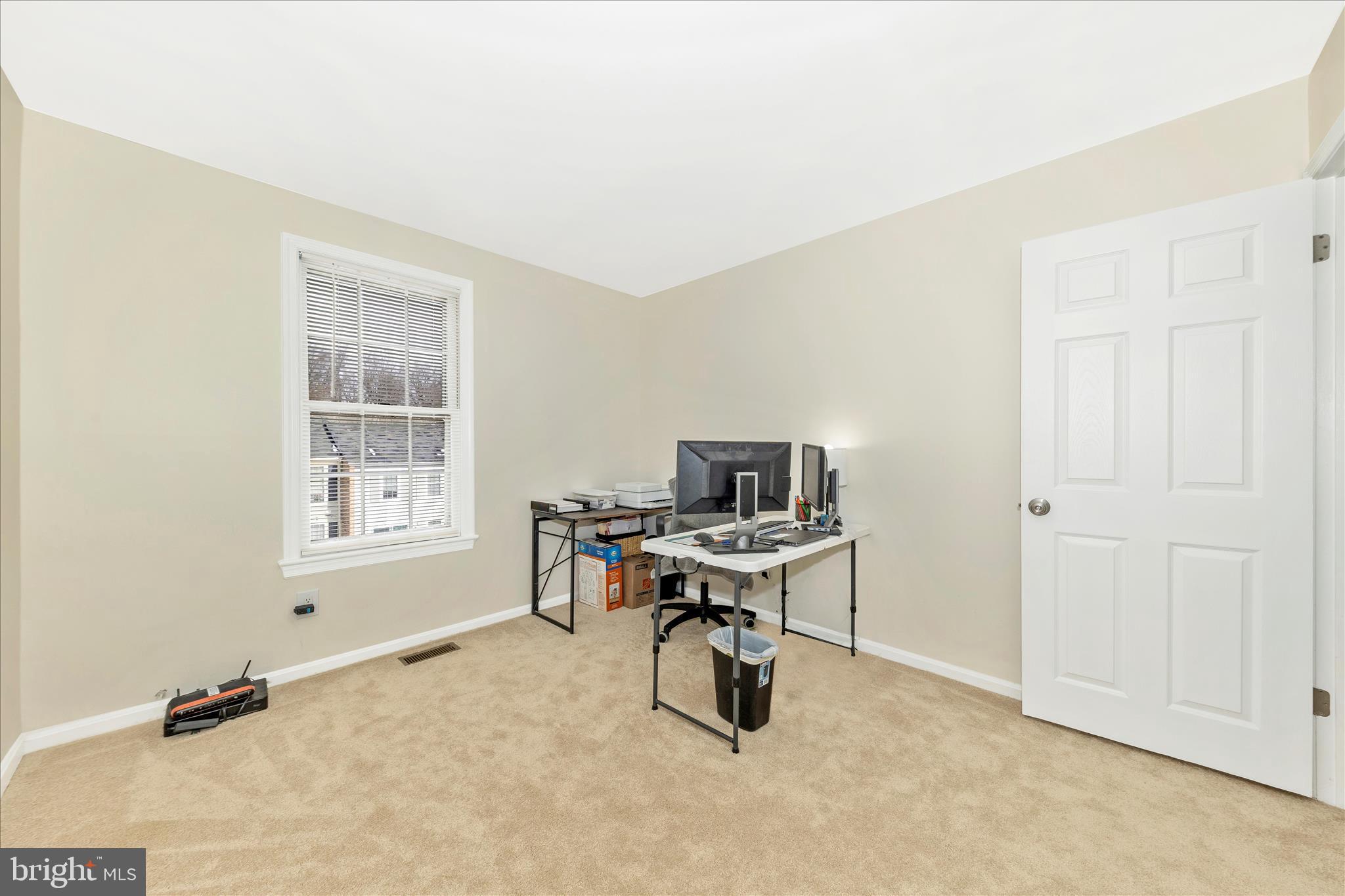 9923 MAPLE LEAF DRIVE