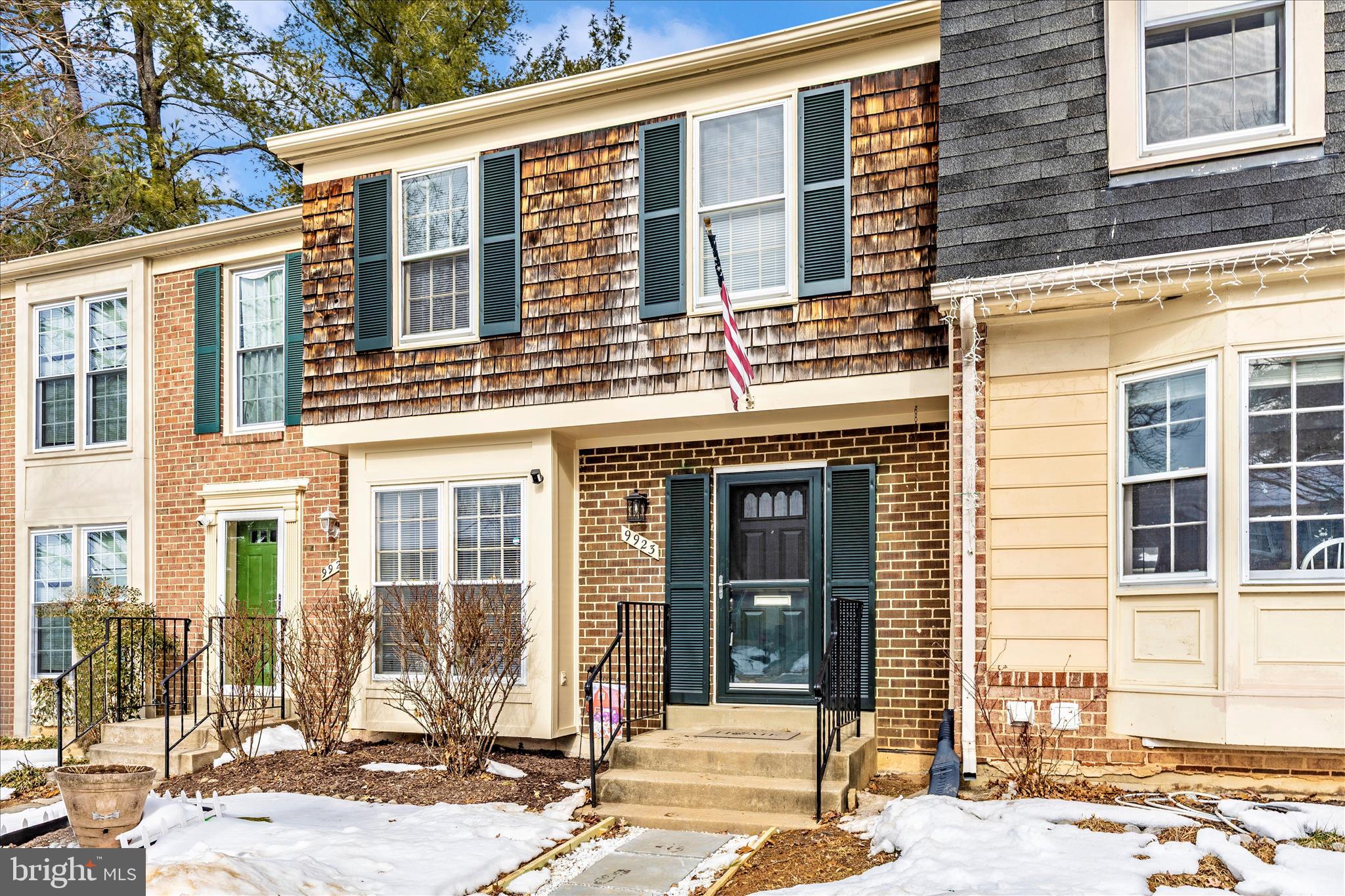 9923 MAPLE LEAF DRIVE