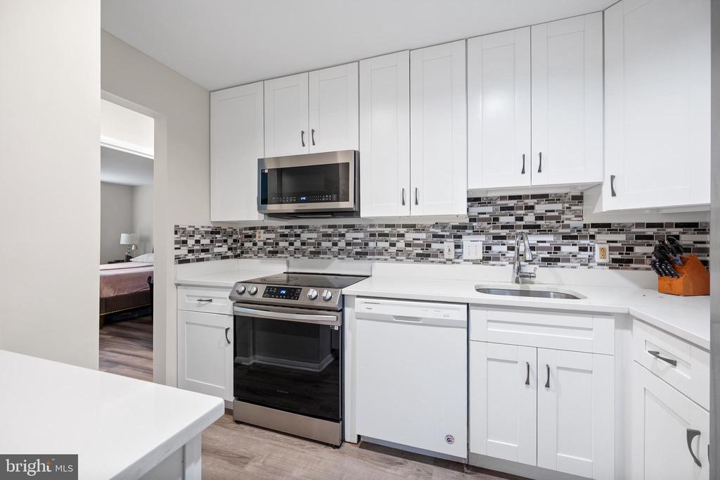 18405 GUILDBERRY DRIVE 201