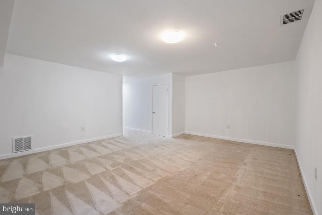 838 COLLEGE PARKWAY Unit: 11-838
