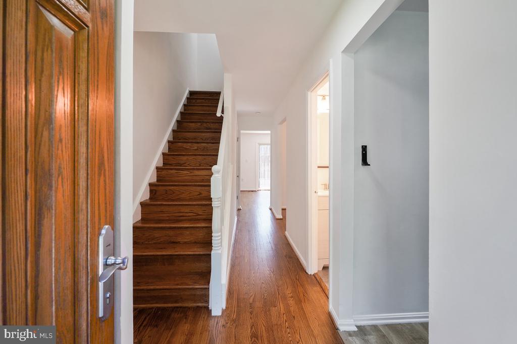 838 COLLEGE PARKWAY Unit: 11-838