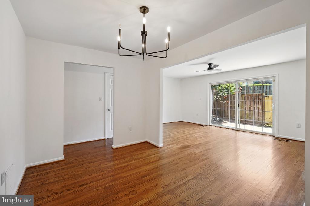 838 COLLEGE PARKWAY Unit: 11-838