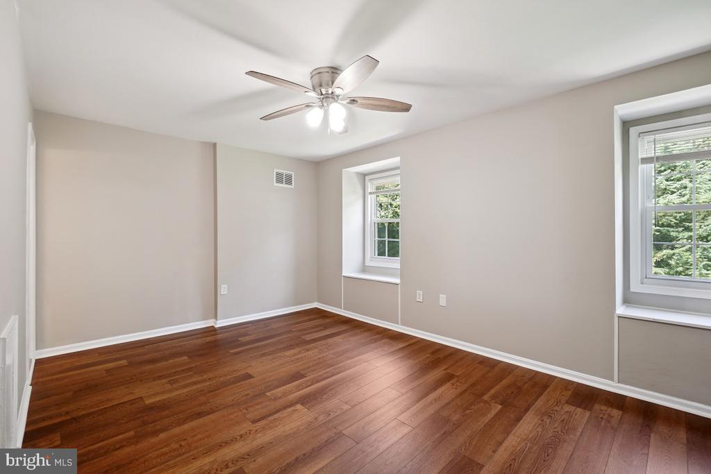 838 COLLEGE PARKWAY Unit: 11-838