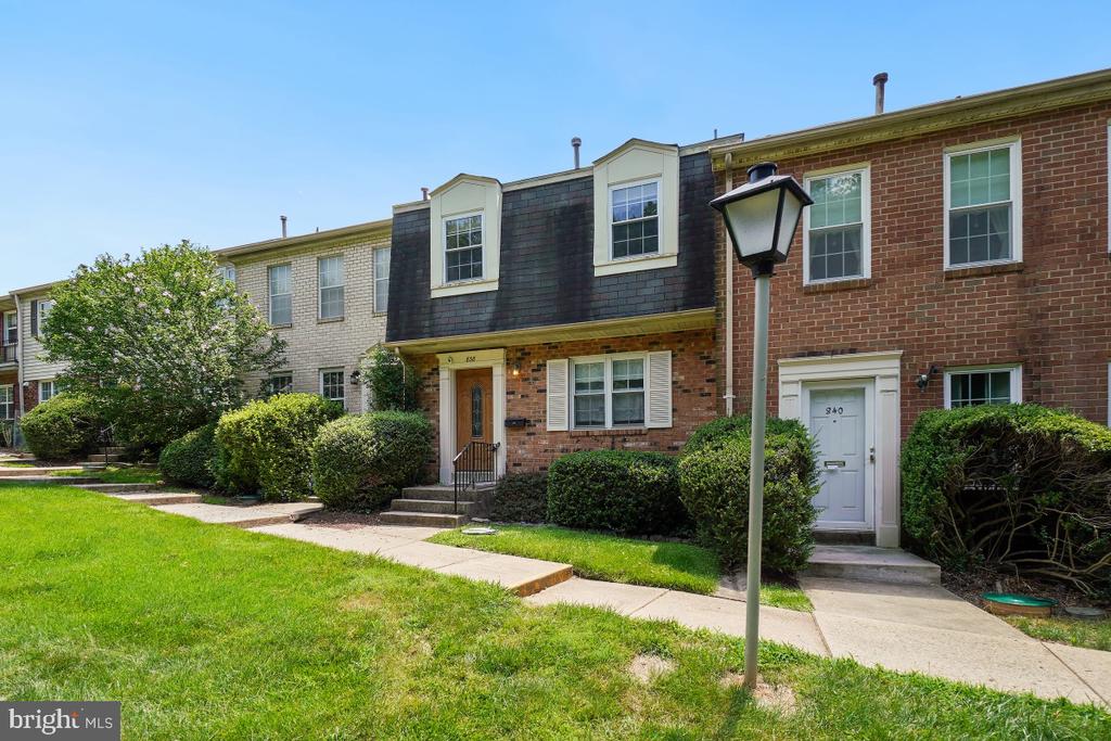 838 COLLEGE PARKWAY Unit: 11-838