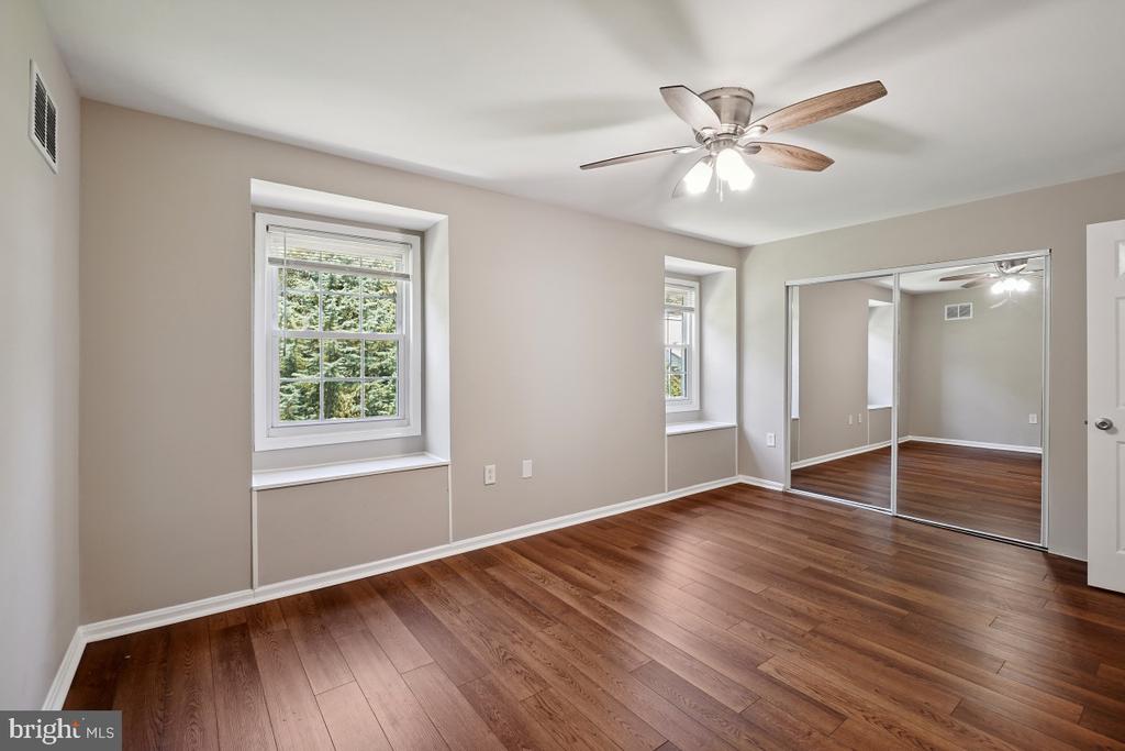 838 COLLEGE PARKWAY Unit: 11-838