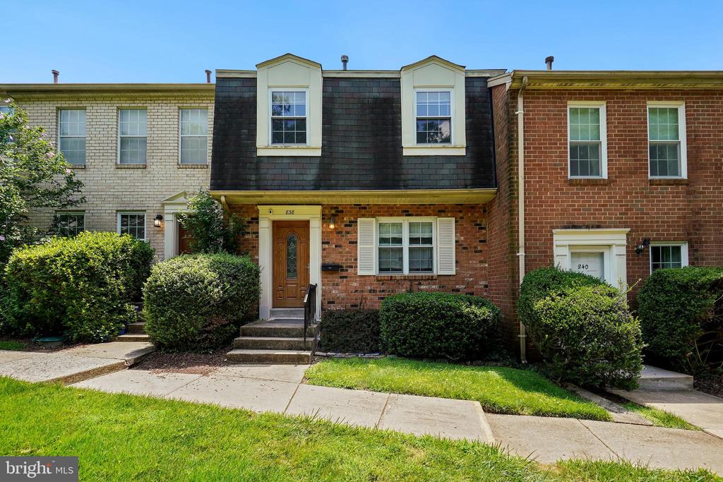 838 COLLEGE PARKWAY Unit: 11-838