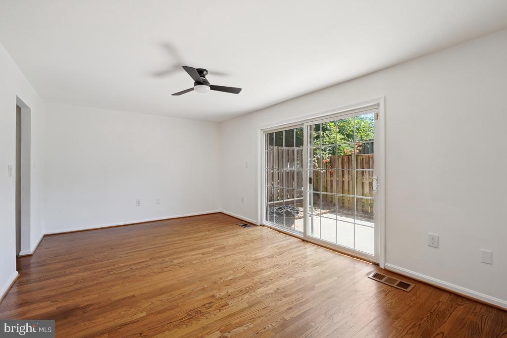 838 COLLEGE PARKWAY Unit: 11-838