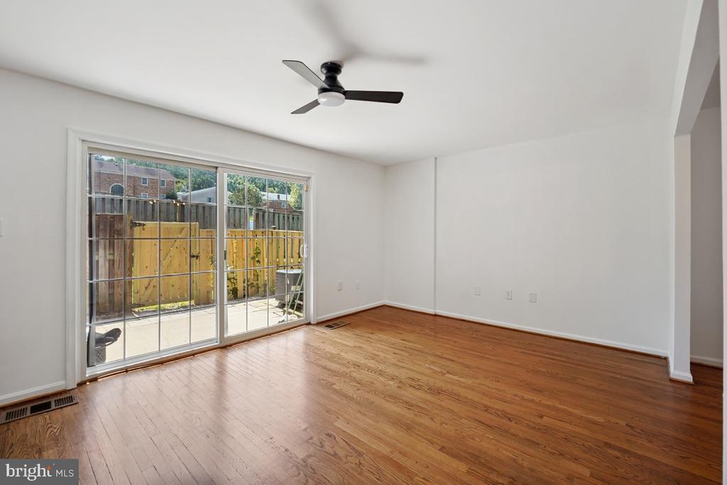 838 COLLEGE PARKWAY Unit: 11-838