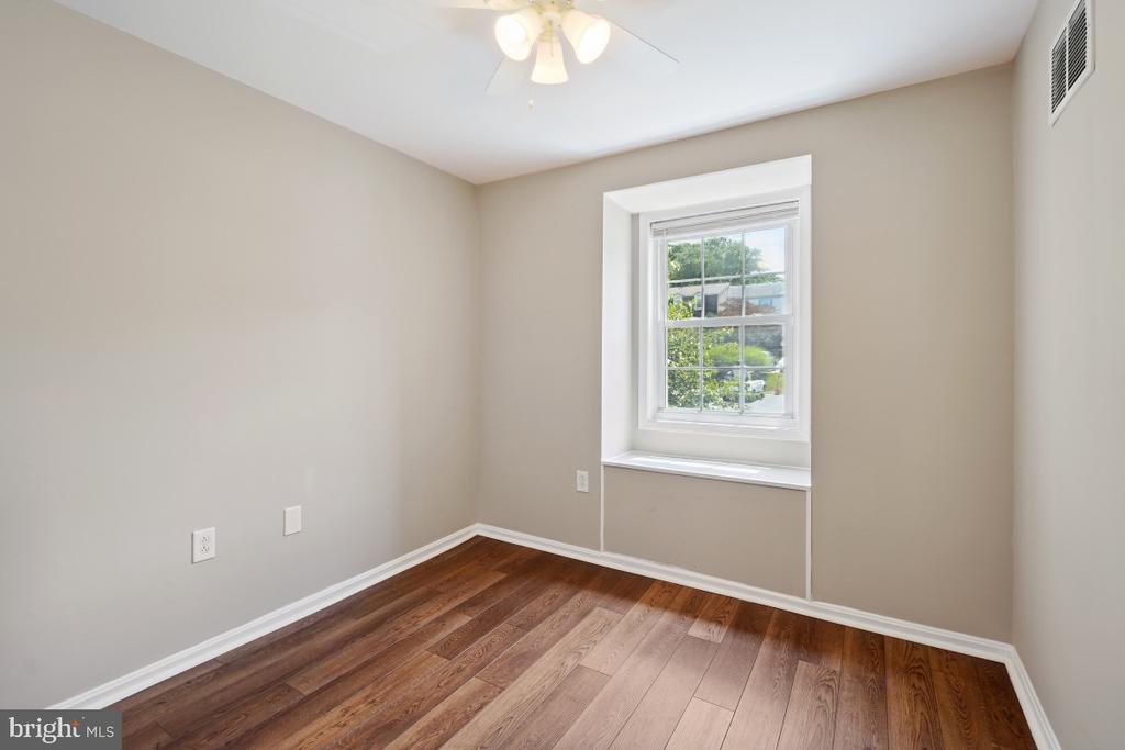838 COLLEGE PARKWAY Unit: 11-838