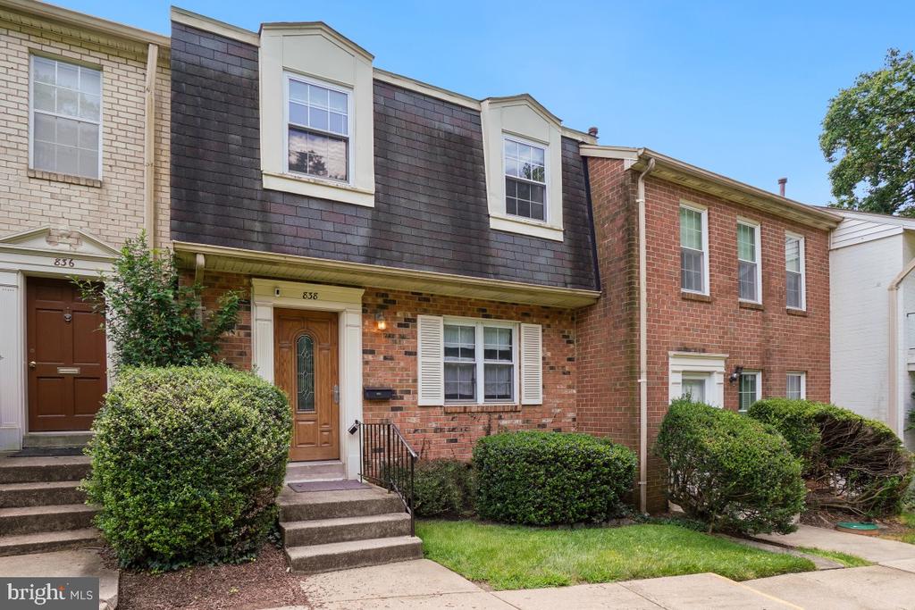838 COLLEGE PARKWAY Unit: 11-838