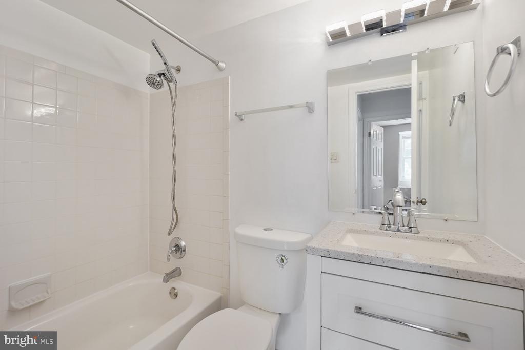 838 COLLEGE PARKWAY Unit: 11-838