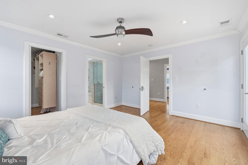 11106 ORLEANS WAY