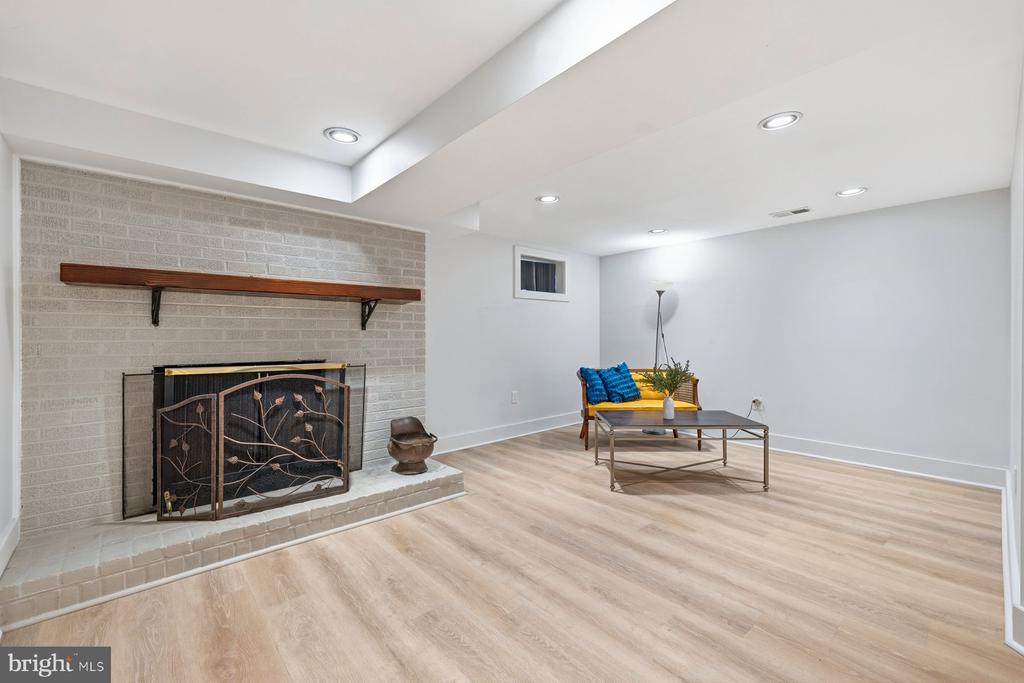 11106 ORLEANS WAY