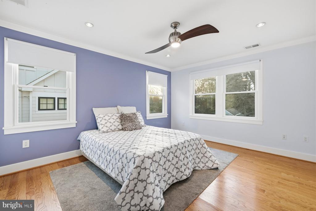 11106 ORLEANS WAY