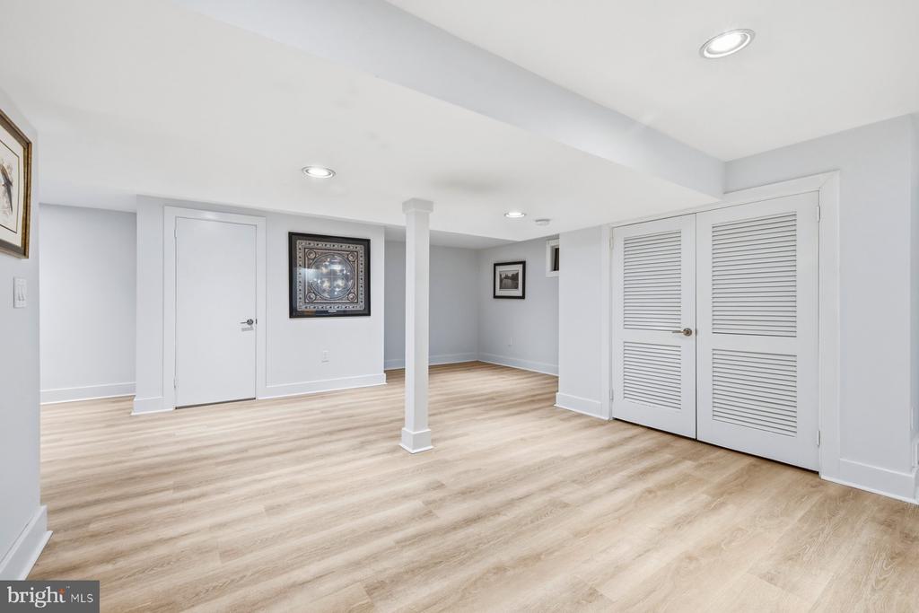 11106 ORLEANS WAY