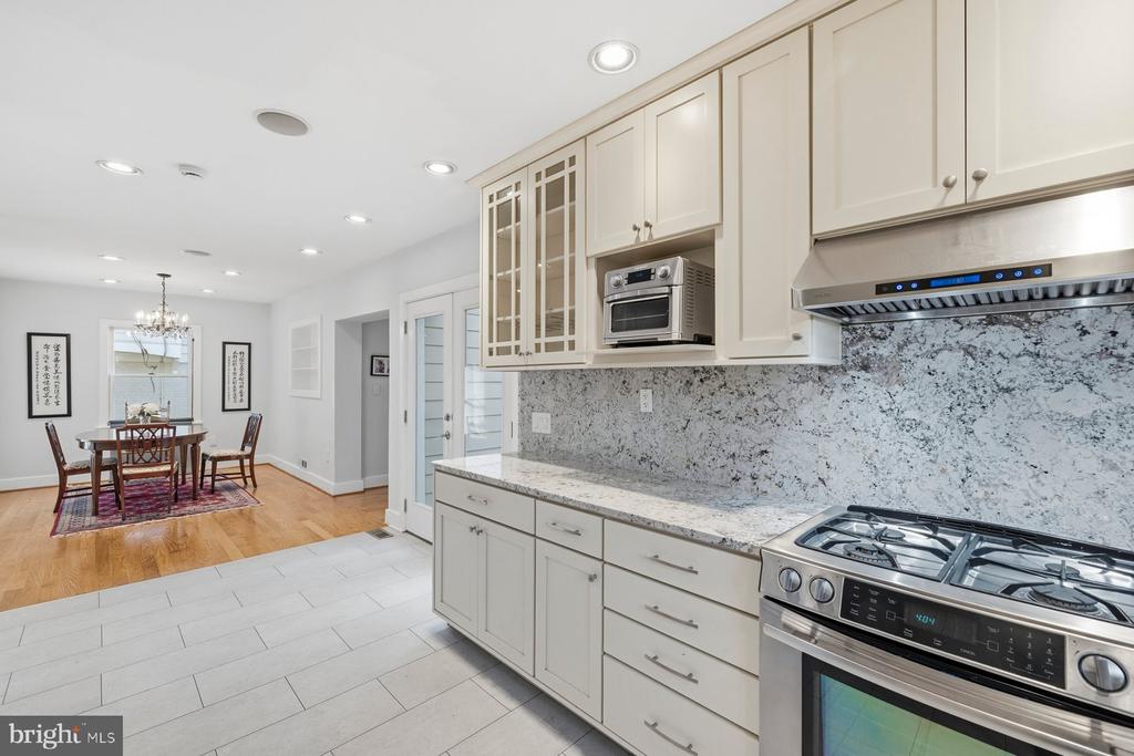 11106 ORLEANS WAY