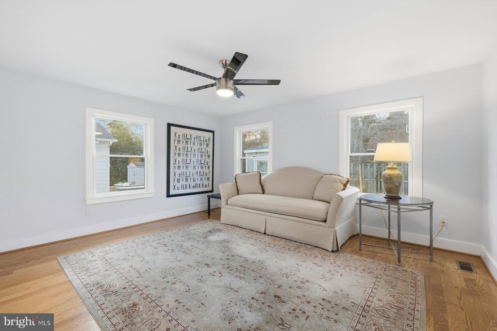 11106 ORLEANS WAY