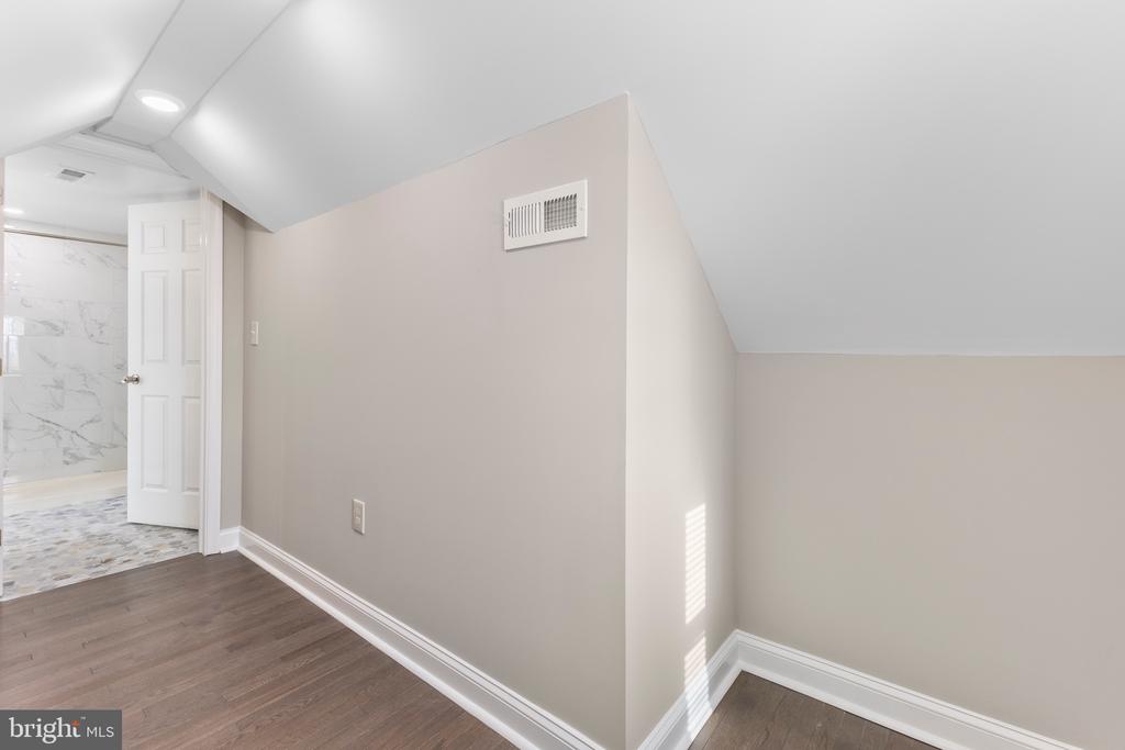 3213 GREENCASTLE ROAD